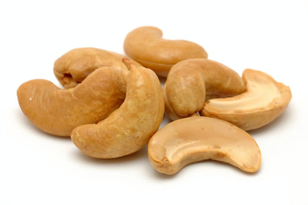 Cashew nuts increase male potency due to the high zinc and arginine content