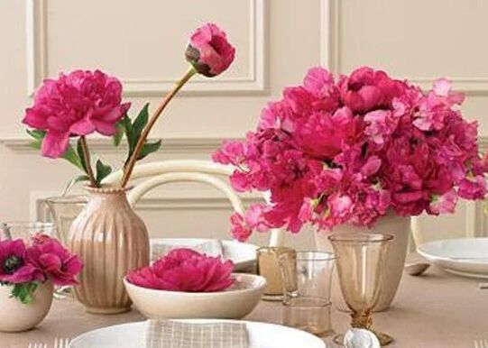 Flowers in the table setting